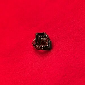 Black Geometric Ring